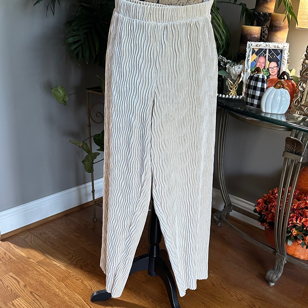 Isaac Mizrahi Cream Textured Wide Leg Pants